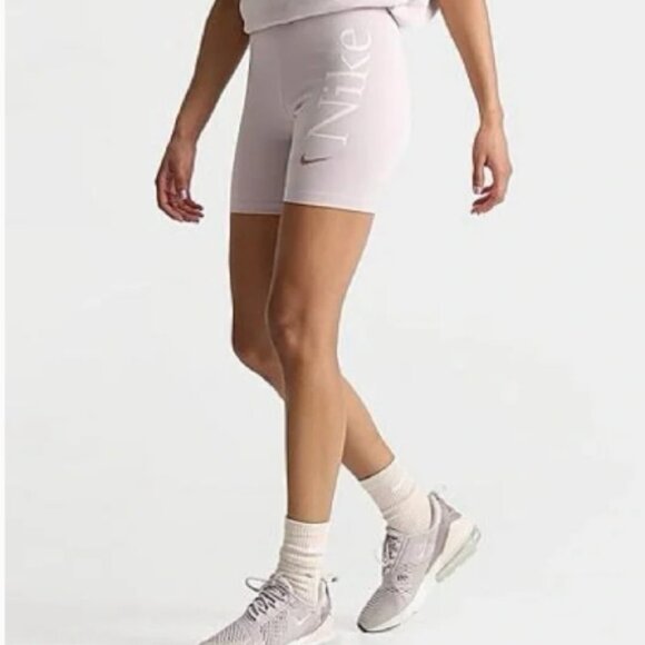 Nike Sportswear Classic High-Waisted 6" Graphic Biker Shorts🆕 FAST⌚📦🏃💨🚚 - Picture 5 of 16